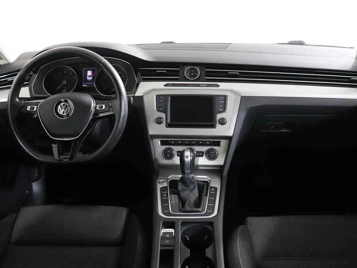 Volkswagen Passat, Черный, 2017, Робот, 150 л.с., цена от 1 260 000 руб.