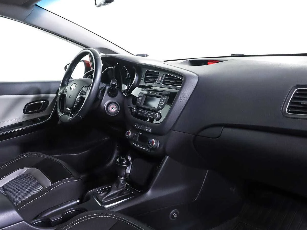 KIA CEED, Красный, 2015, Автоматическая, 129 л.с., цена от 800 000 руб.