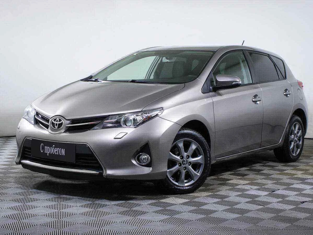Toyota Auris, Серебряный, 2013, Вариатор, 132 л.с., цена от 918 000 руб.