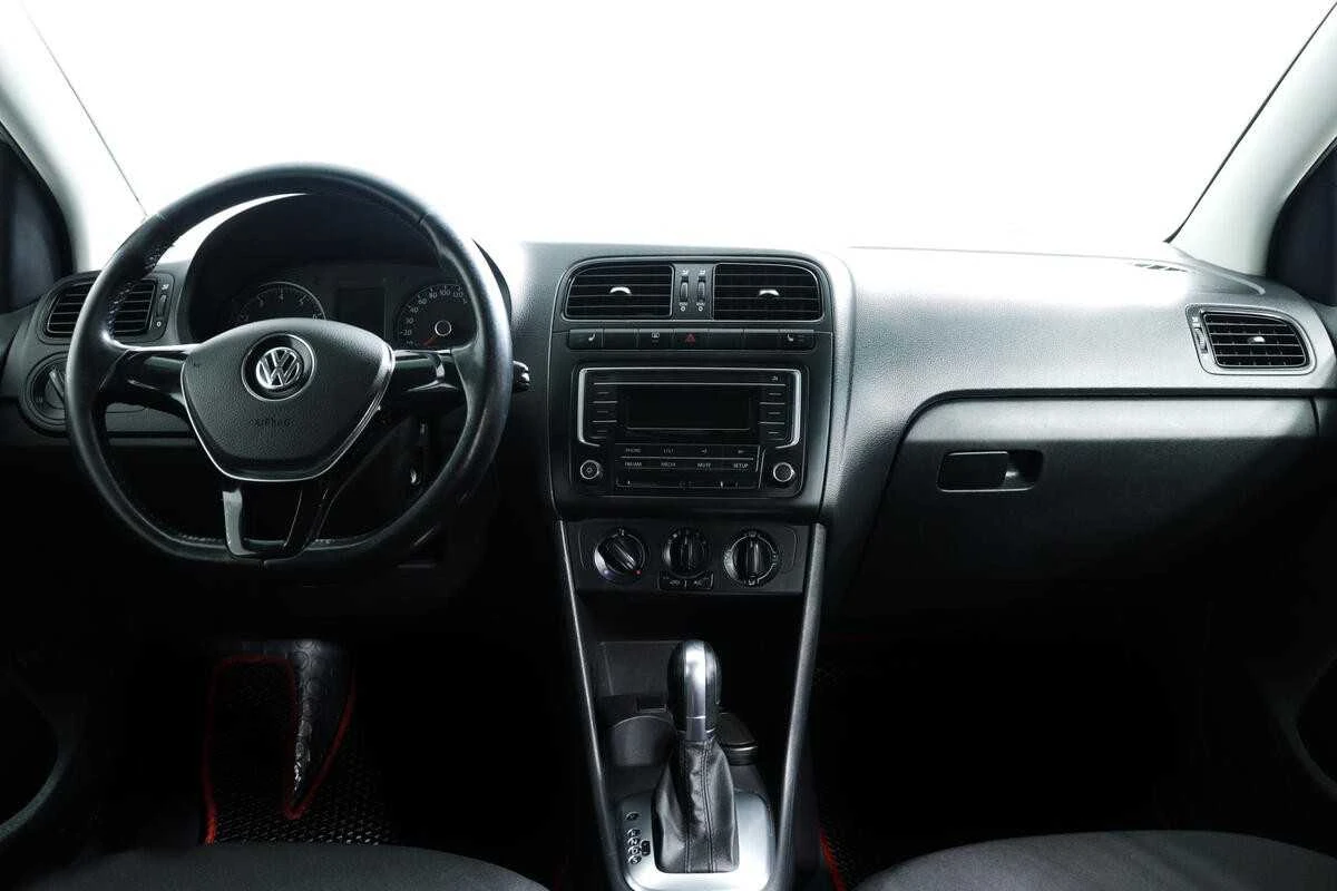 VOLKSWAGEN POLO, Белый, 2017, Автоматическая, 110 л.с., цена от 639 200 руб.