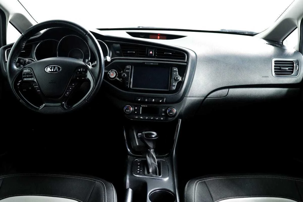 KIA CEED, Синий, 2017, Робот, 135 л.с., цена от 912 000 руб.