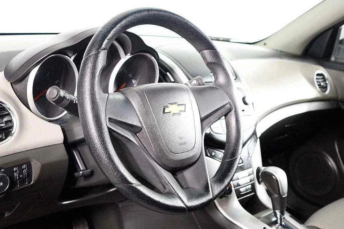 Chevrolet Cruze, Белый, 2014, Автоматическая, 109 л.с., цена от 590 550 руб.
