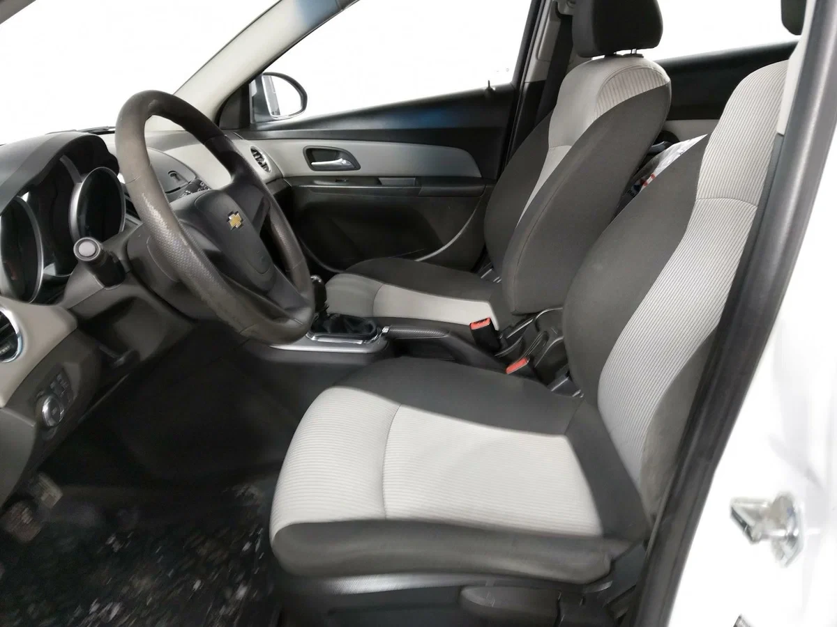 Chevrolet Cruze, Белый, 2014, Механическая, 141 л.с., цена от 523 000 руб.
