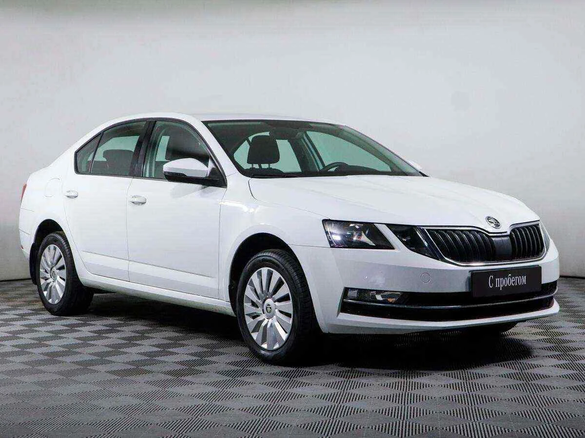 Skoda Octavia, Белый, 2017, Робот, 150 л.с., цена от 975 000 руб.