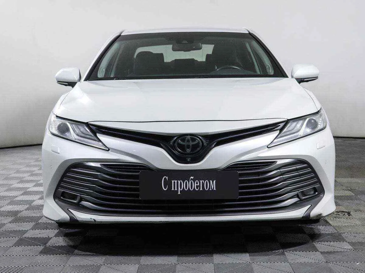Toyota Camry, Белый, 2018, Автоматическая, 249 л.с., цена от 2 250 000 руб.