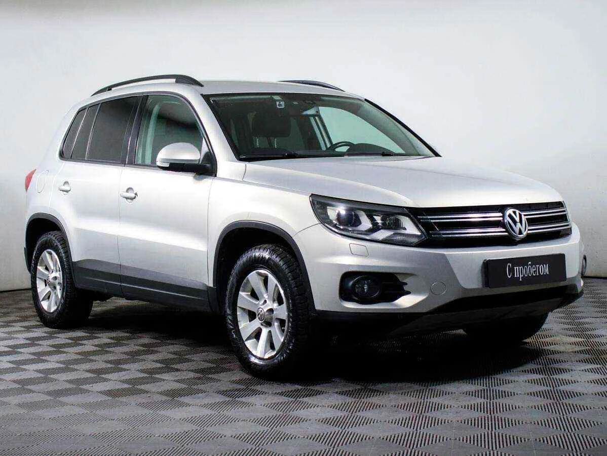 Volkswagen Tiguan, Серебряный, 2016, Робот, 150 л.с., цена от 849 000 руб.