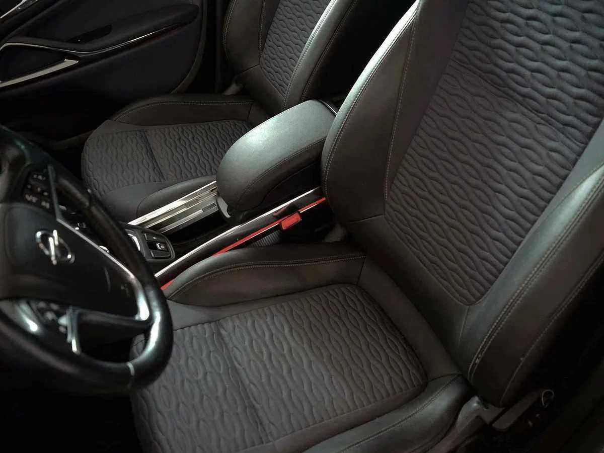Opel Zafira, Серебряный, 2013, Вариатор, 165 л.с., цена от 899 000 руб.