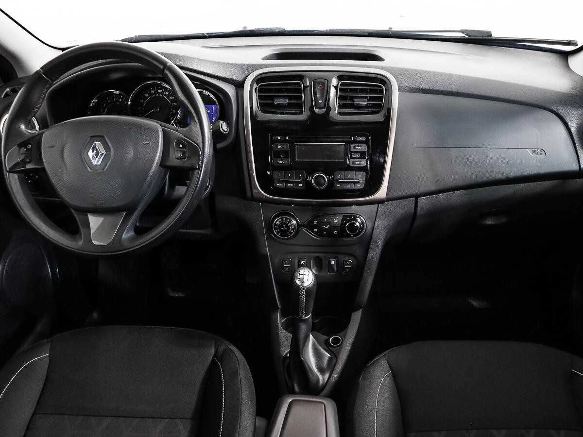 RENAULT SANDERO, Синий, 2015, Механическая, 82 л.с., цена от 572 800 руб.