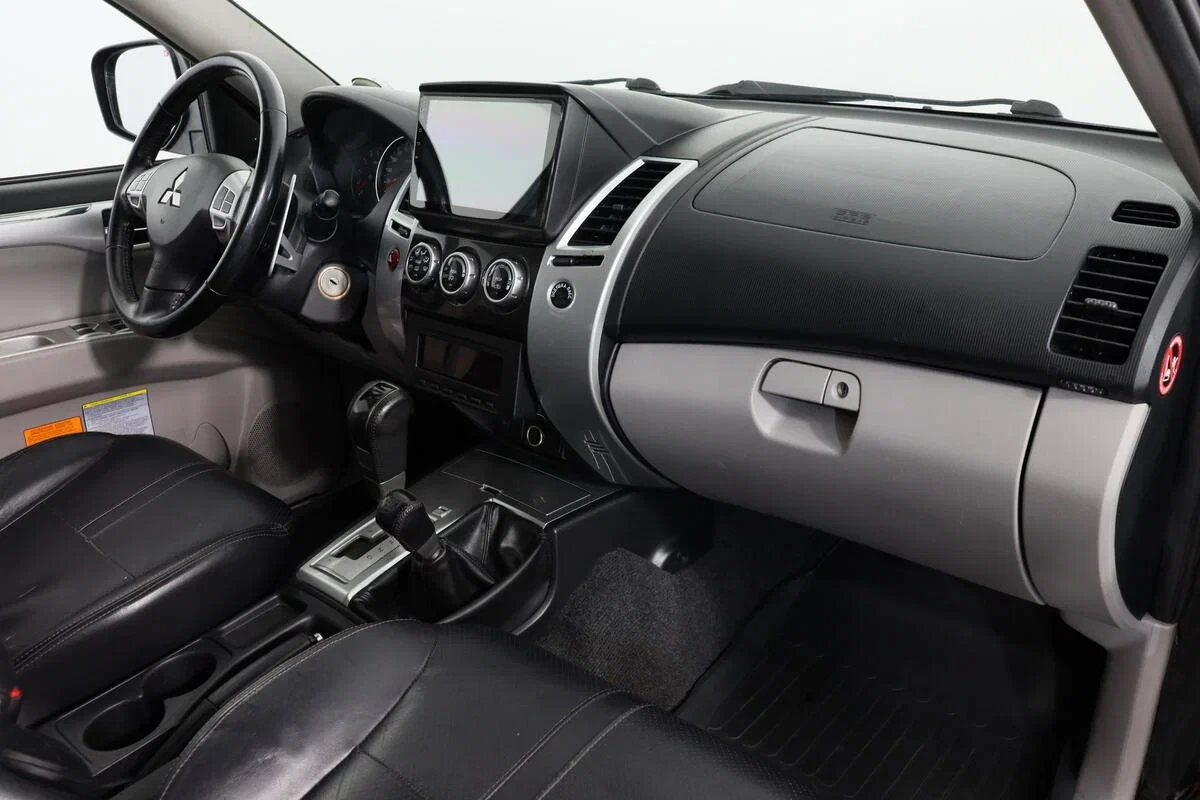 Mitsubishi Pajero Sport, Черный, 2013, Автоматическая, 178 л.с., цена от 1 195 000 руб.