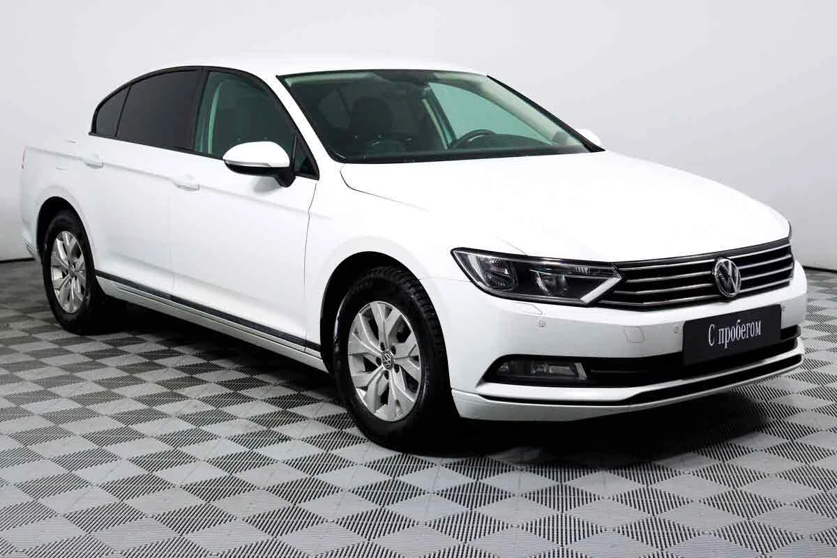 VOLKSWAGEN PASSAT, Белый, 2018, Робот, 125 л.с., цена от 1 177 600 руб.