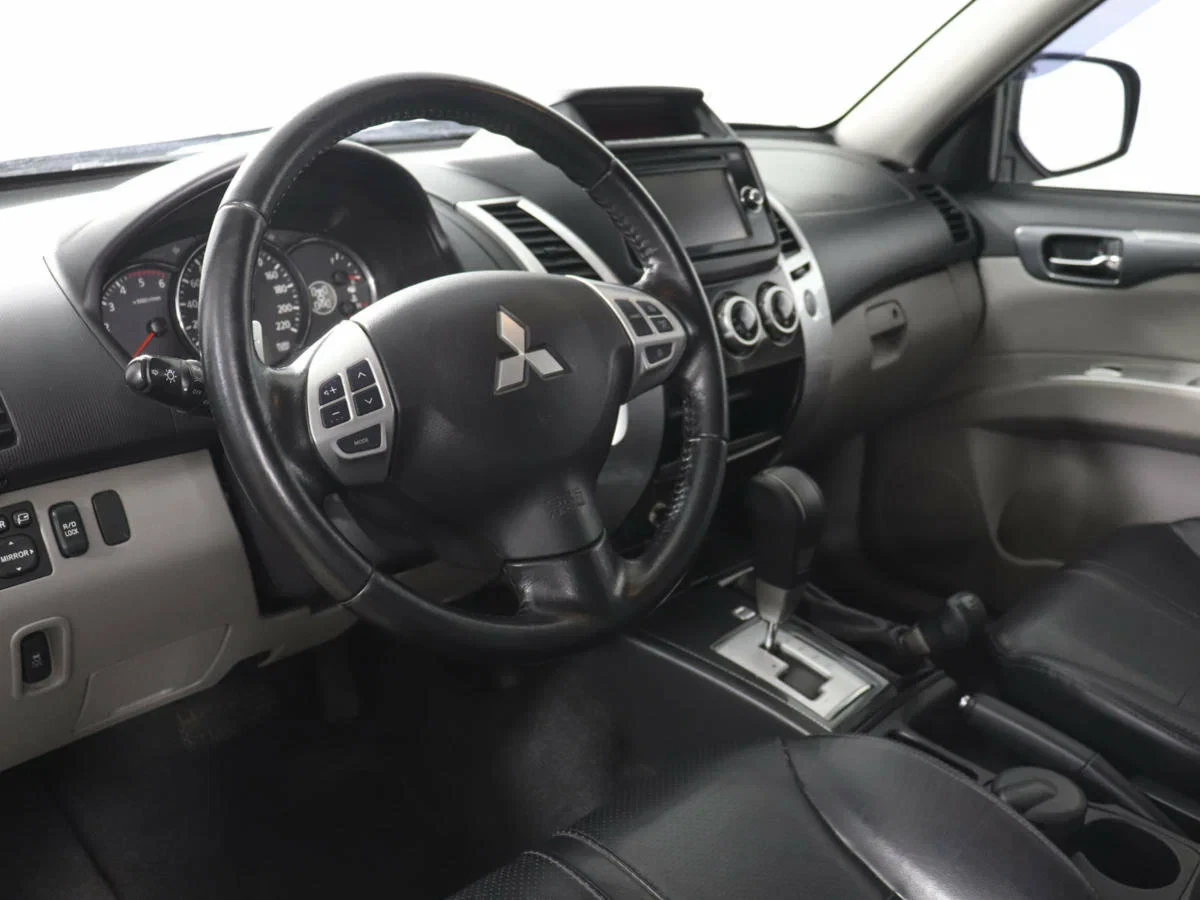 Mitsubishi Pajero Sport, Серебряный, 2014, Автоматическая, 178 л.с., цена от 1 489 000 руб.