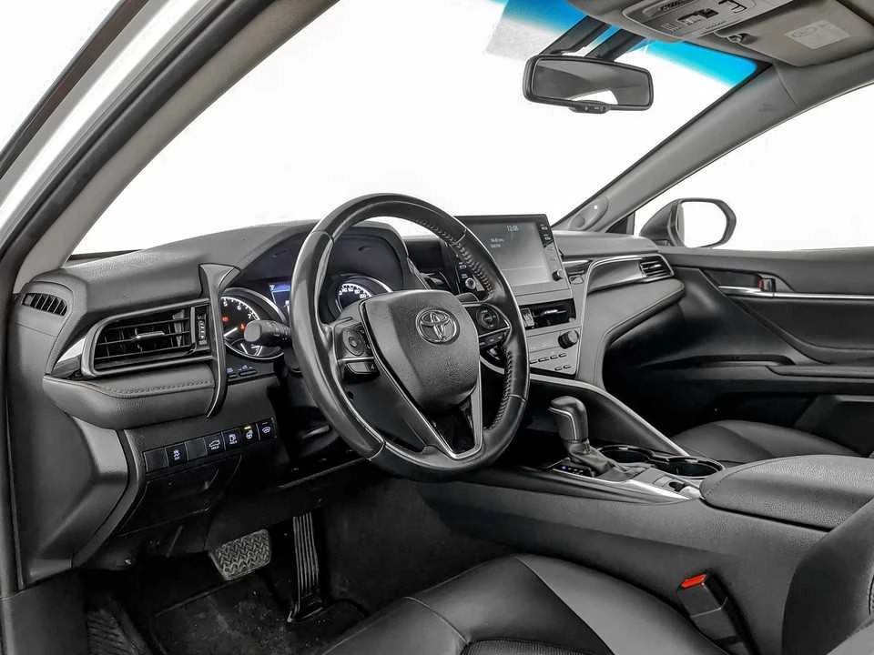 TOYOTA CAMRY, Белый, 2021, Автоматическая, 200 л.с., цена от 2 236 800 руб.