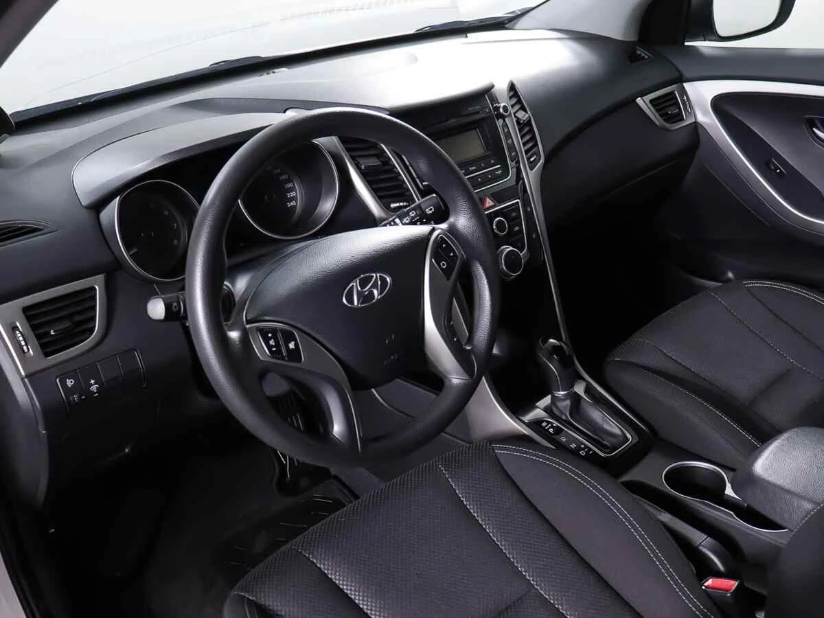 Hyundai i30, Белый, 2014, Автоматическая, 130 л.с., цена от 699 000 руб.