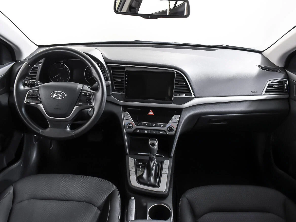 Hyundai Elantra, Серебряный, 2018, Автоматическая, 150 л.с., цена от 1 017 000 руб.