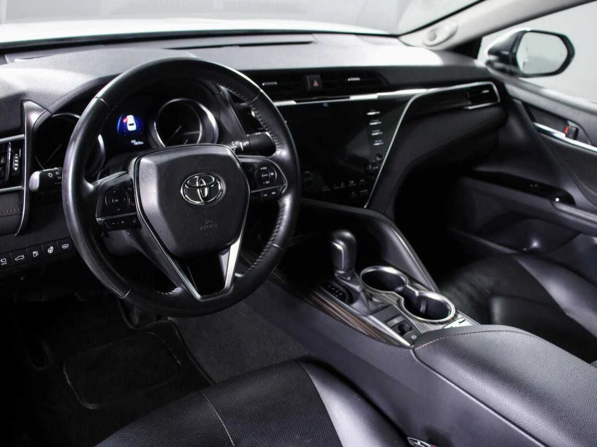 TOYOTA CAMRY, Белый, 2018, Автоматическая, 249 л.с., цена от 2 152 000 руб.
