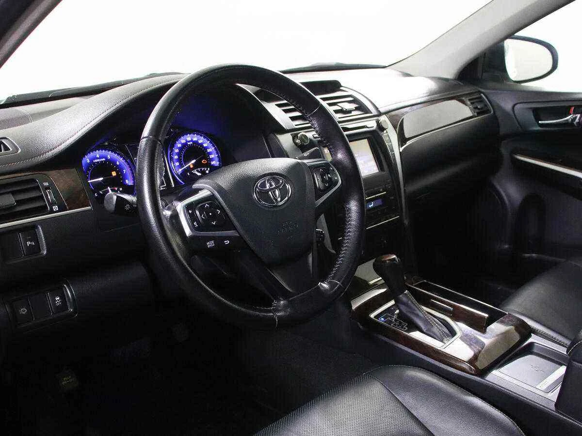 Toyota Camry, Белый, 2017, Автоматическая, 181 л.с., цена от 1 429 000 руб.