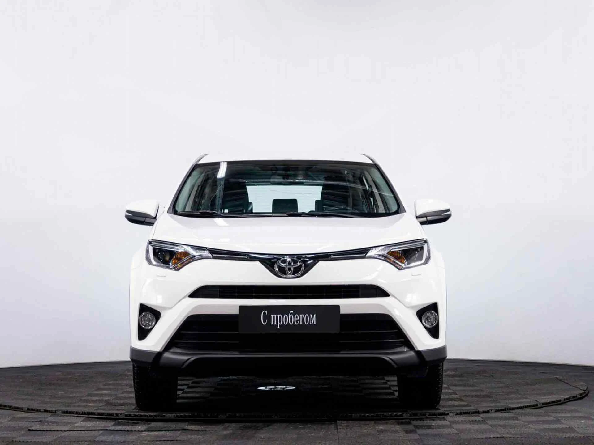 TOYOTA RAV4, Белый, 2018, Вариатор, 146 л.с., цена от 1 520 000 руб.