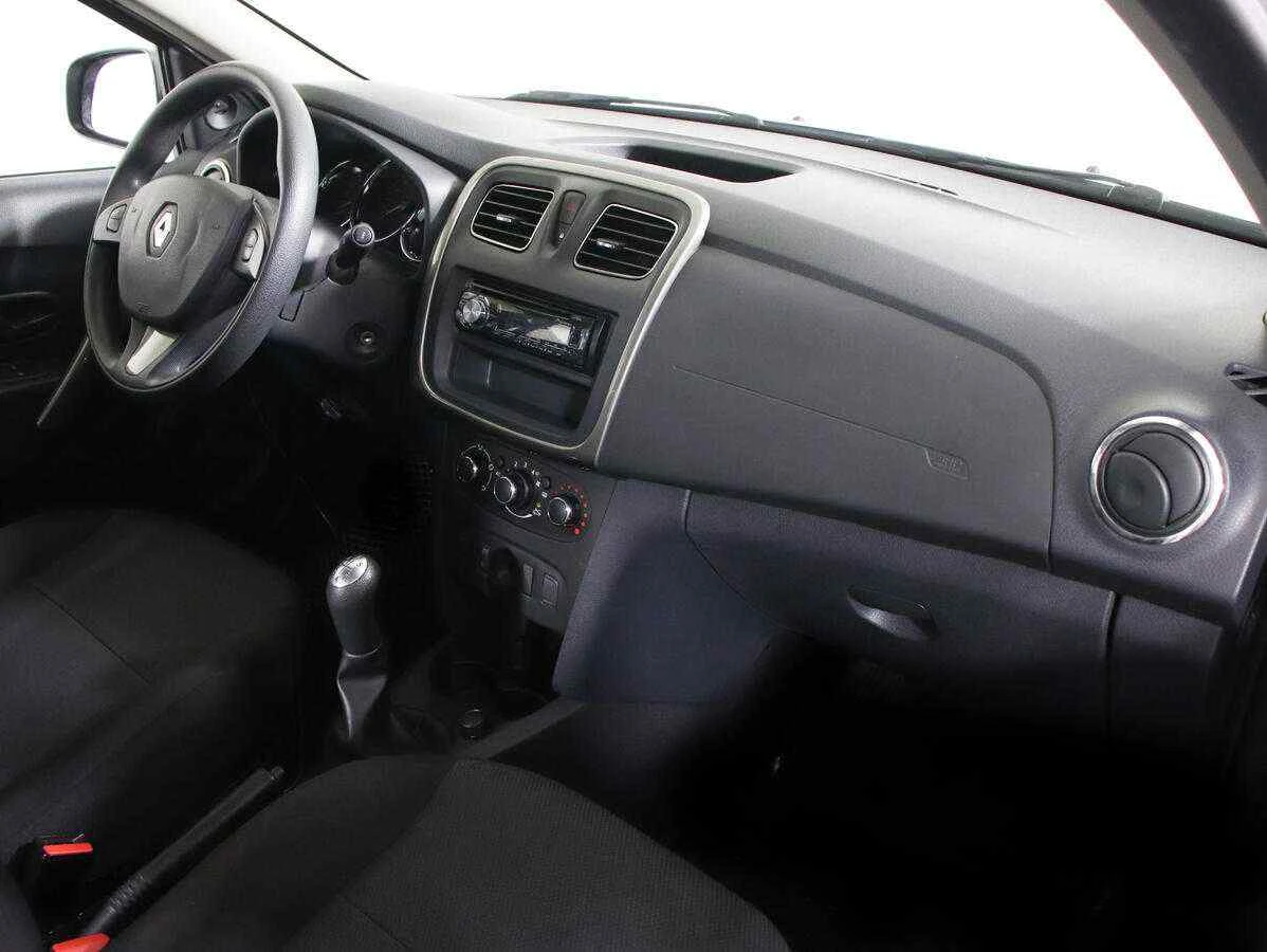 Renault Sandero, Белый, 2016, Механическая, 102 л.с., цена от 484 000 руб.
