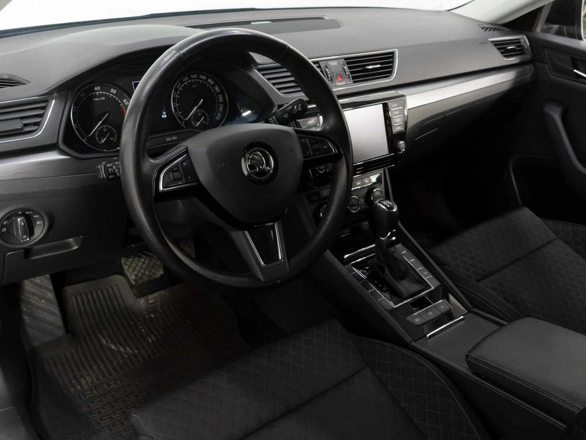 SKODA SUPERB, Черный, 2017, Робот, 180 л.с., цена от 1 123 200 руб.