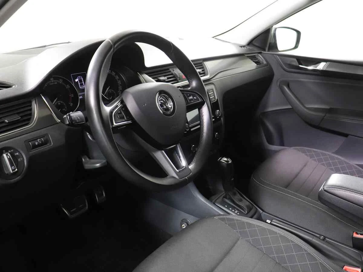 Skoda Rapid, Бежевый, 2018, Робот, 125 л.с., цена от 715 000 руб.