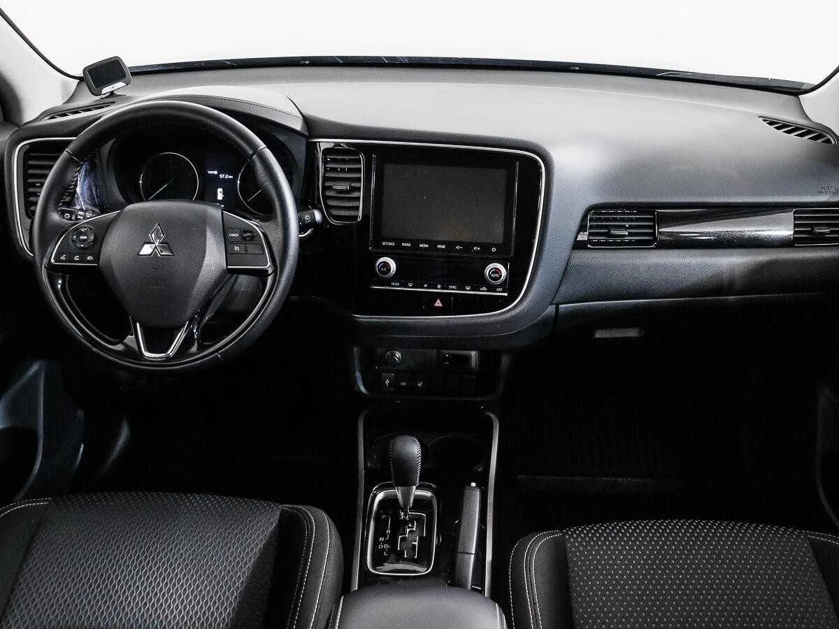 MITSUBISHI OUTLANDER, Серый, 2022, Вариатор, 146 л.с., цена от 1 578 400 руб.