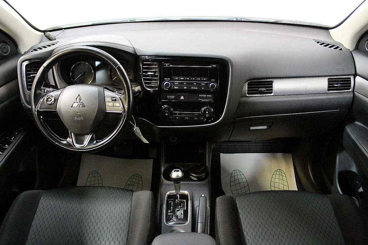 Mitsubishi Outlander, Белый, 2015, Вариатор, 146 л.с., цена от 1 317 000 руб.