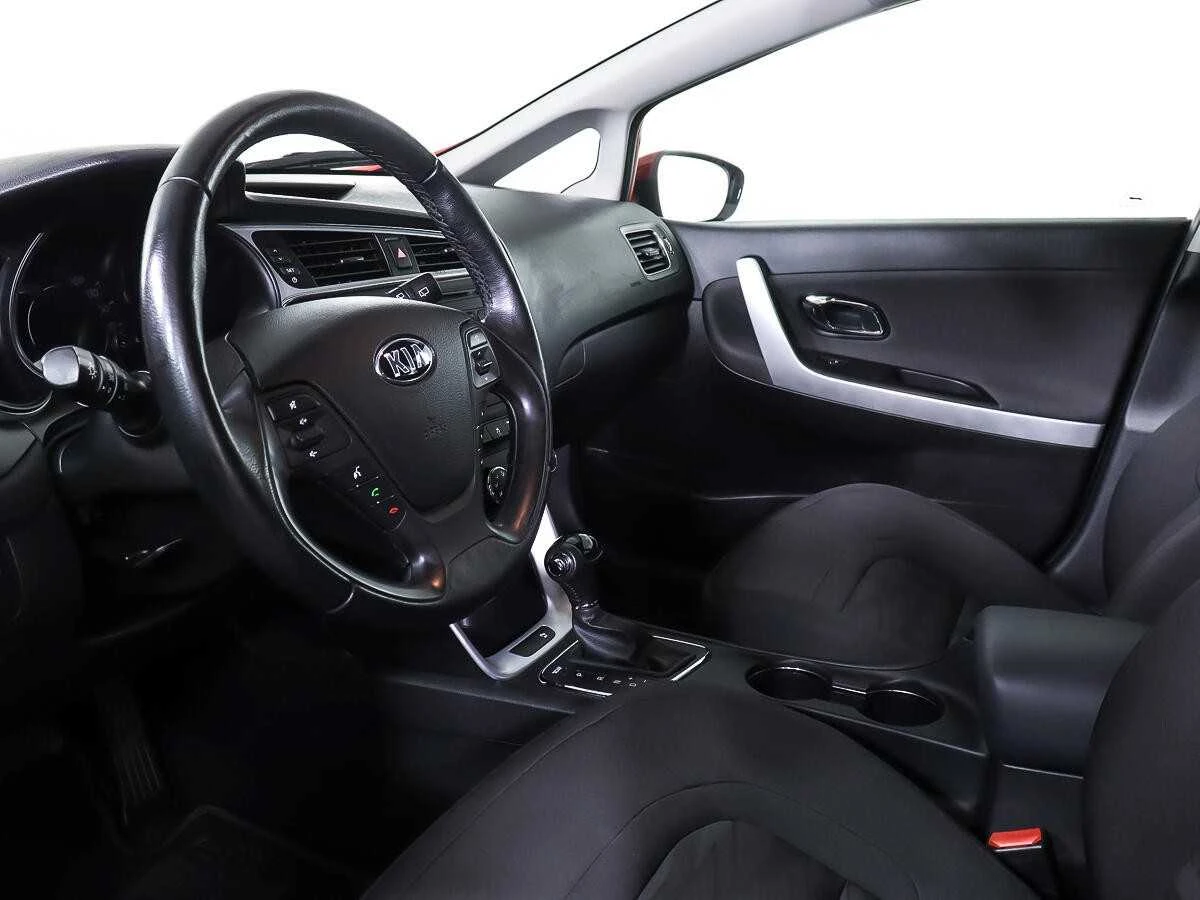 KIA CEED, Красный, 2016, Автоматическая, 130 л.с., цена от 816 000 руб.