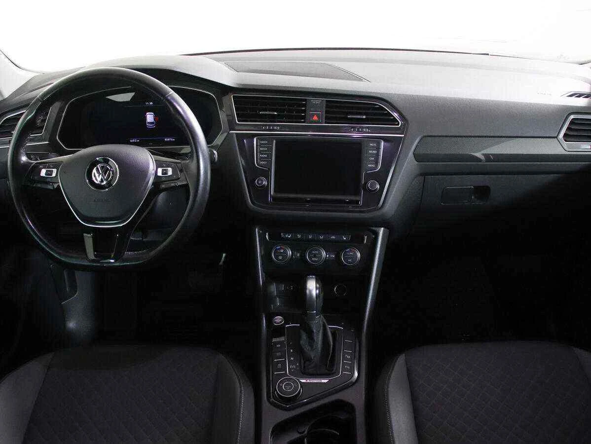 Volkswagen Tiguan, Красный, 2019, Робот, 150 л.с., цена от 1 599 000 руб.