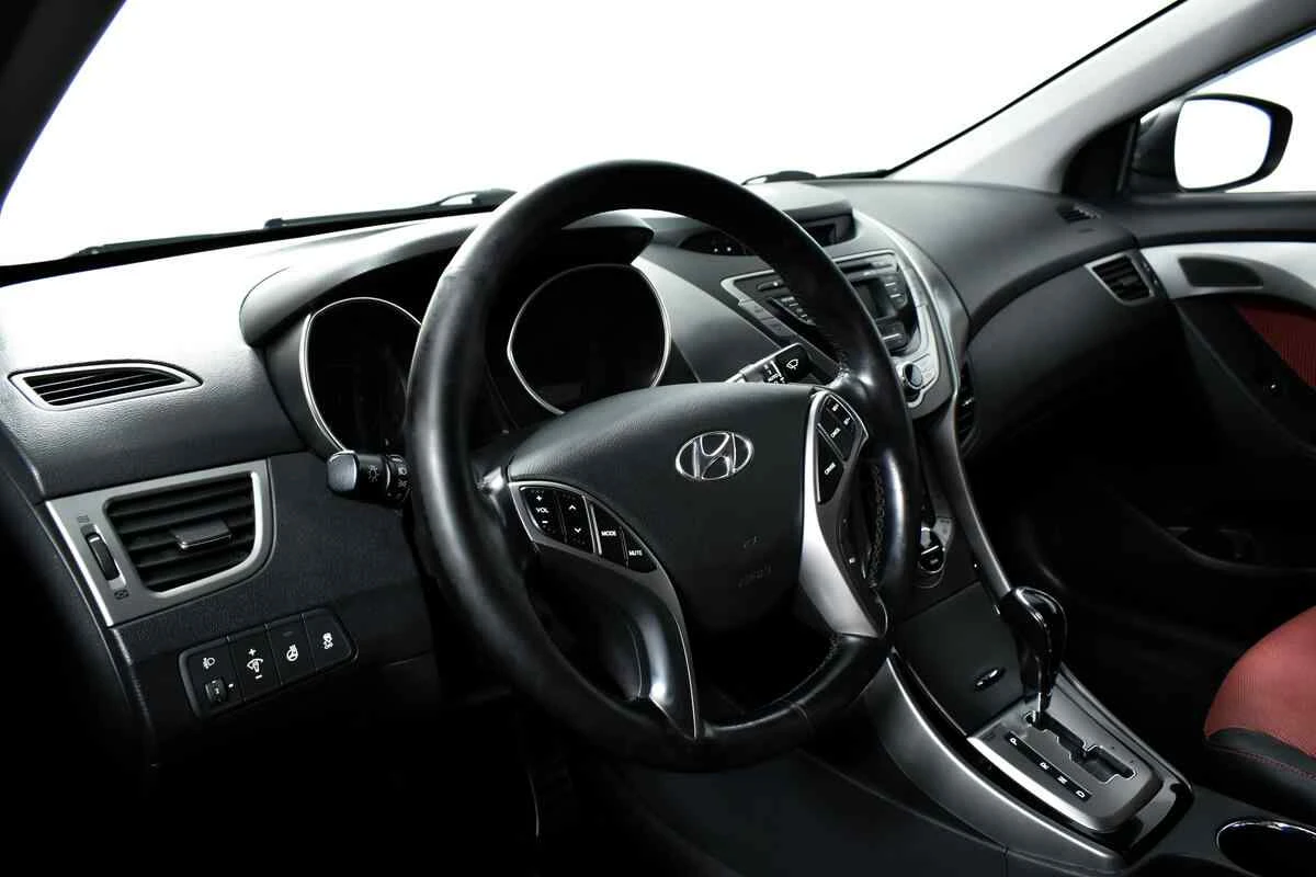 Hyundai Elantra, Черный, 2013, Автоматическая, 150 л.с., цена от 479 000 руб.