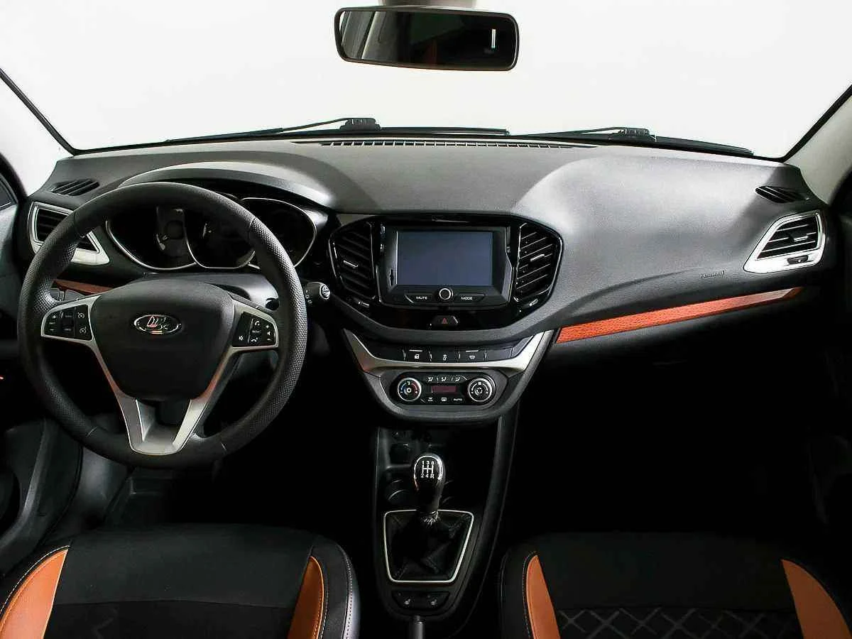 LADA Vesta SW Cross, Коричневый, 2019, Механическая, 122 л.с., цена от 762 000 руб.
