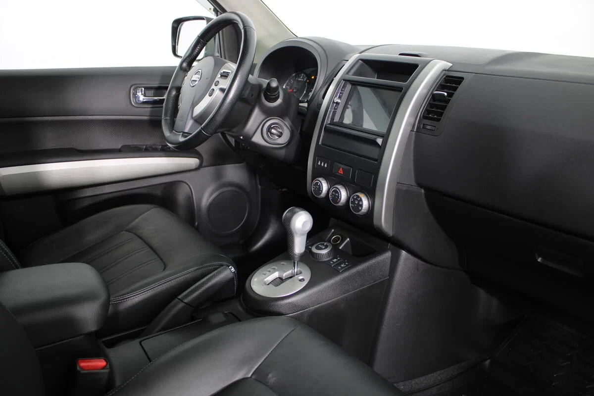 Nissan X-Trail, Серебряный, 2013, Вариатор, 169 л.с., цена от 1 060 000 руб.