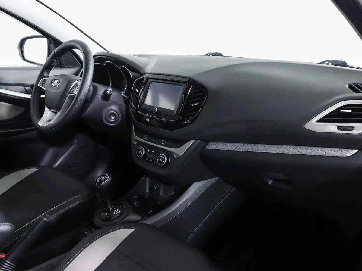 LADA Vesta SW Cross, Серый, 2018, Робот, 122 л.с., цена от 636 000 руб.