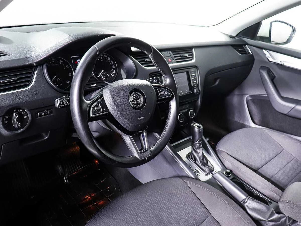 SKODA OCTAVIA, Белый, 2016, Автоматическая, 110 л.с., цена от 804 000 руб.