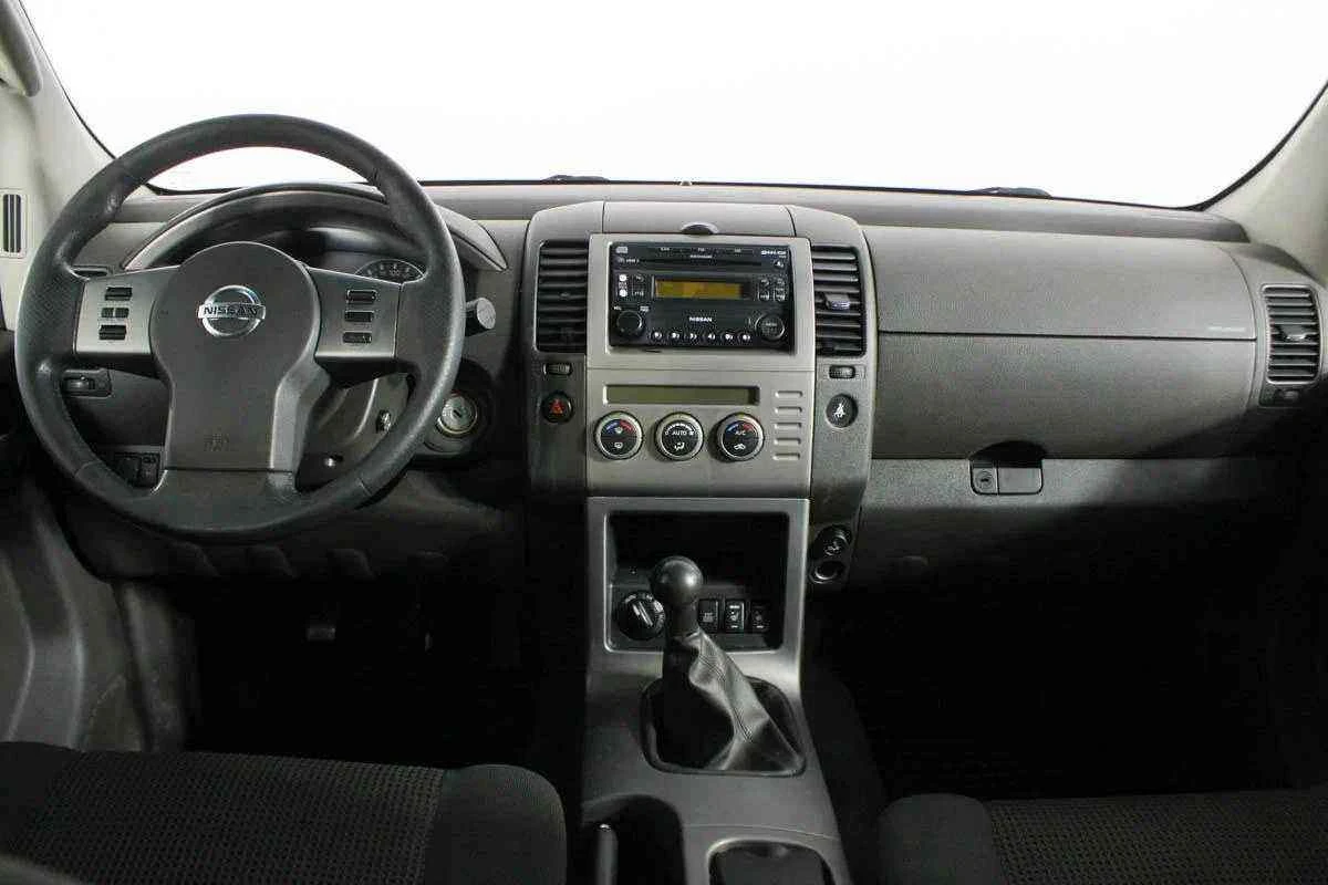 Nissan Pathfinder, Серый, 2005, Механическая, 174 л.с., цена от 470 000 руб.