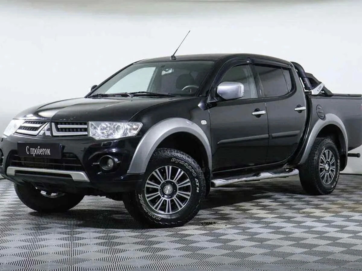Mitsubishi L200, Черный, 2014, Механическая, 154 л.с., цена от 1 349 000 руб.