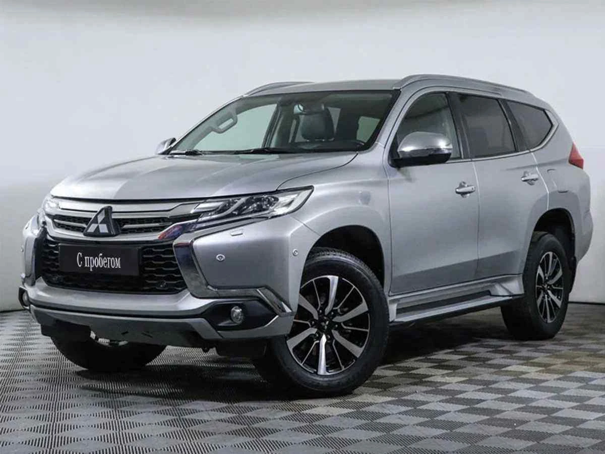 Mitsubishi Pajero Sport, Серебряный, 2017, Автоматическая, 181 л.с., цена от 2 399 000 руб.
