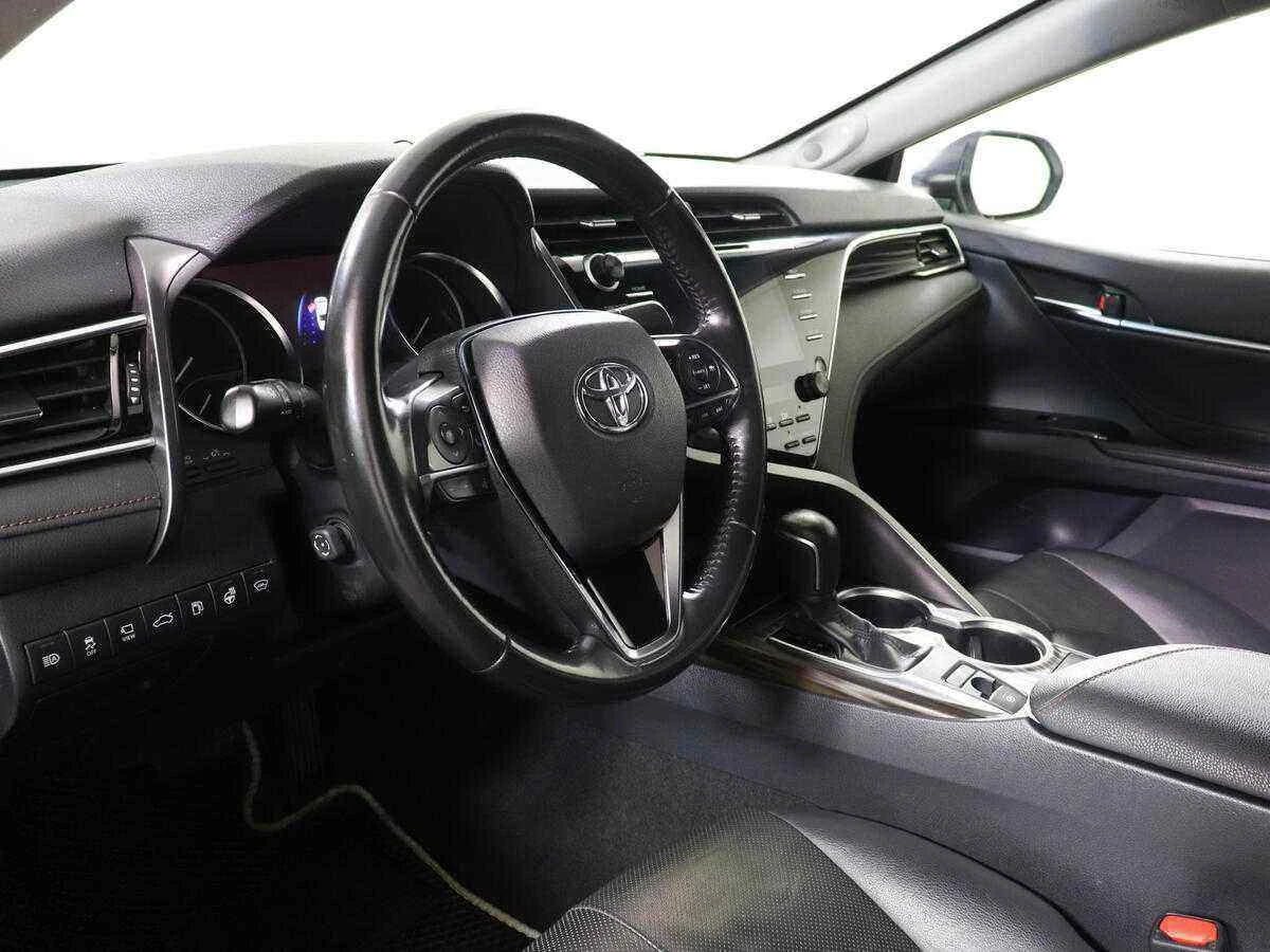 Toyota Camry, Белый, 2018, Автоматическая, 249 л.с., цена от 2 220 000 руб.