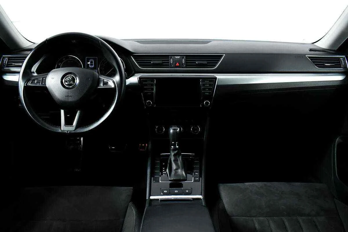 Skoda Superb, Серый, 2016, Робот, 180 л.с., цена от 945 000 руб.