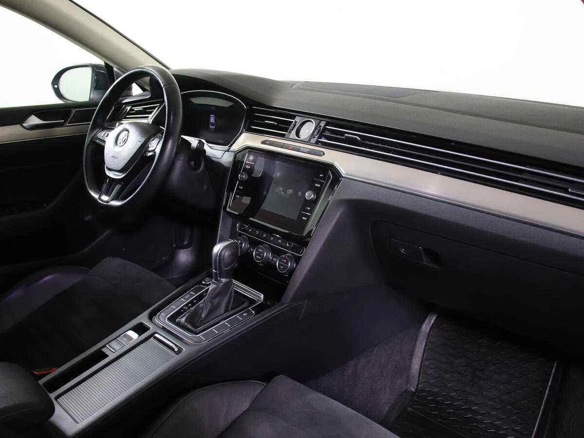 Volkswagen Passat, Черный, 2018, Робот, 150 л.с., цена от 1 299 000 руб.