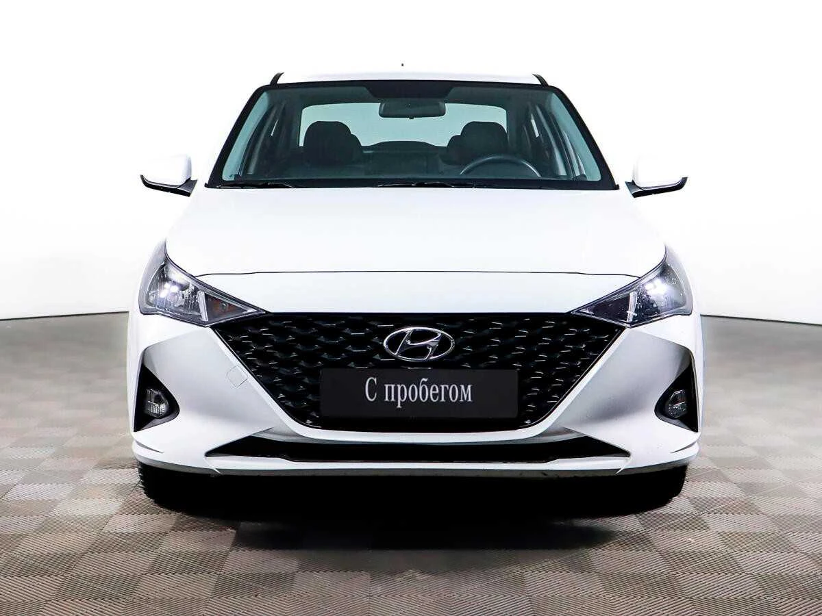 HYUNDAI SOLARIS, Белый, 2021, Механическая, 100 л.с., цена от 1 000 000 руб.
