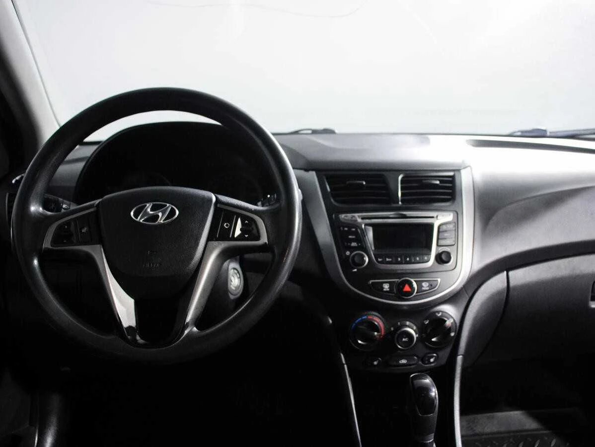 HYUNDAI SOLARIS, Белый, 2016, Автоматическая, 123 л.с., цена от 560 000 руб.