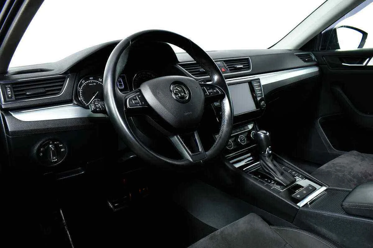 Skoda Superb, Серый, 2016, Робот, 180 л.с., цена от 945 000 руб.