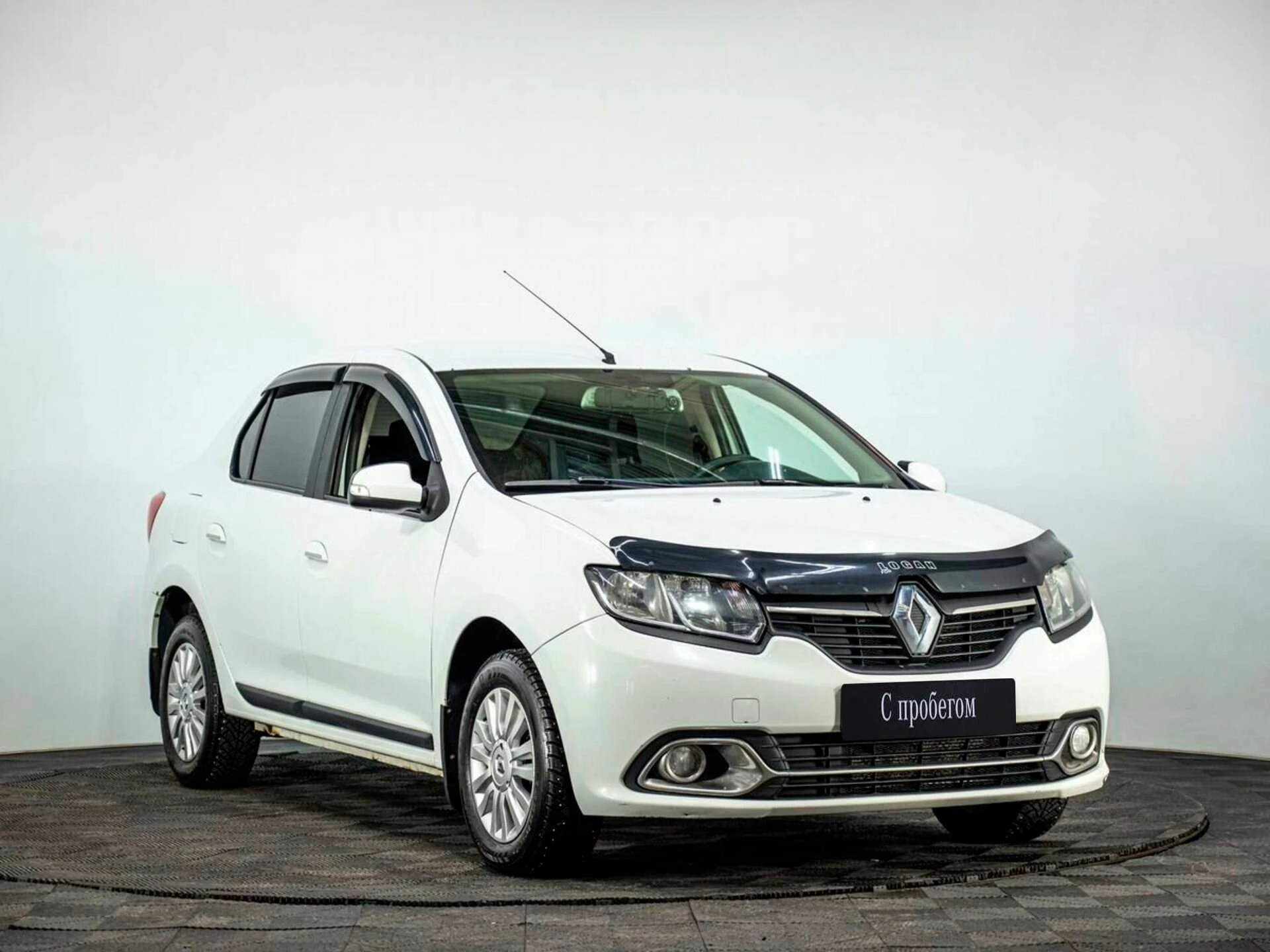 RENAULT LOGAN, Белый, 2015, Механическая, 102 л.с., цена от 504 000 руб.