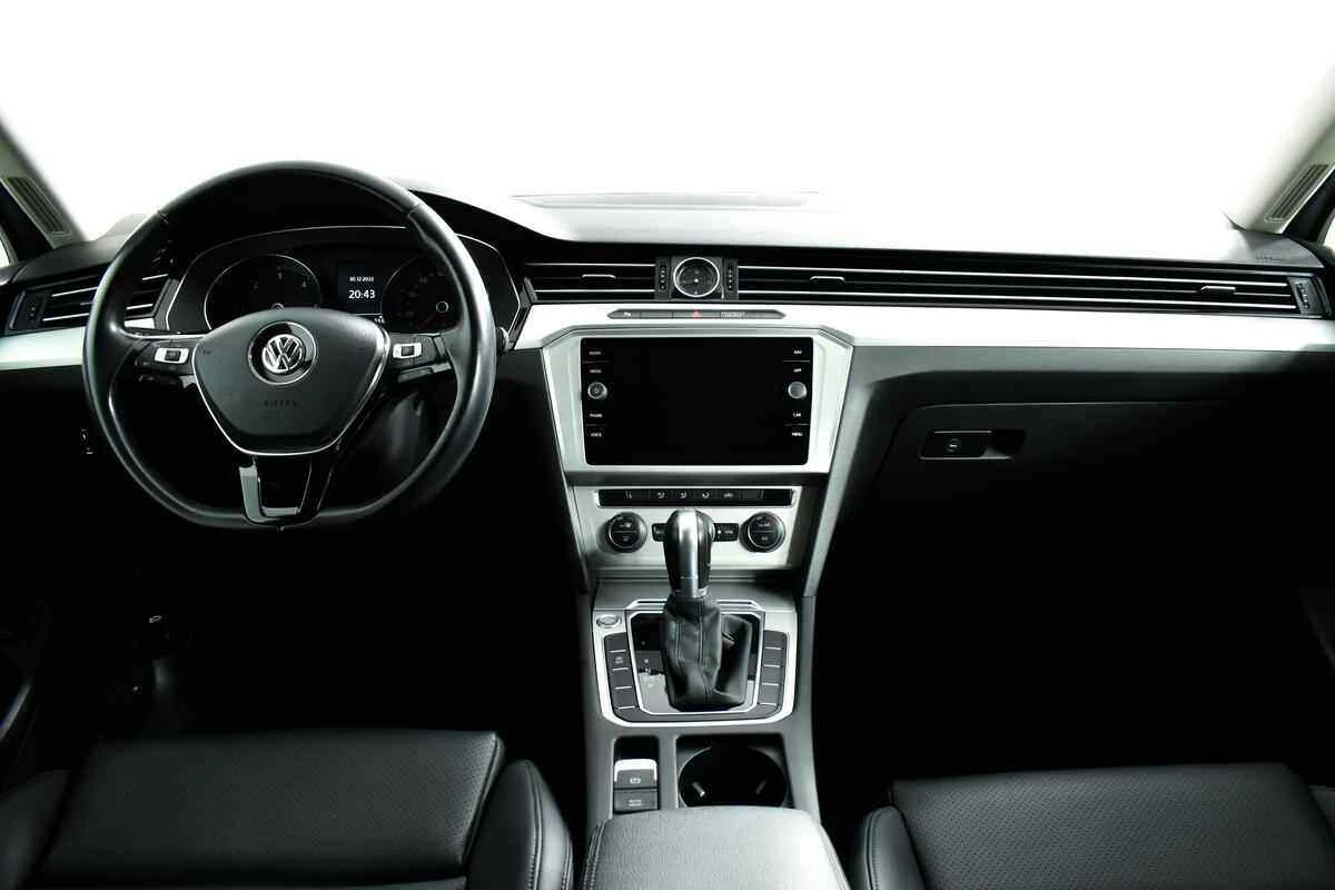 Volkswagen Passat, Серебряный, 2019, Робот, 150 л.с., цена от 1 640 000 руб.