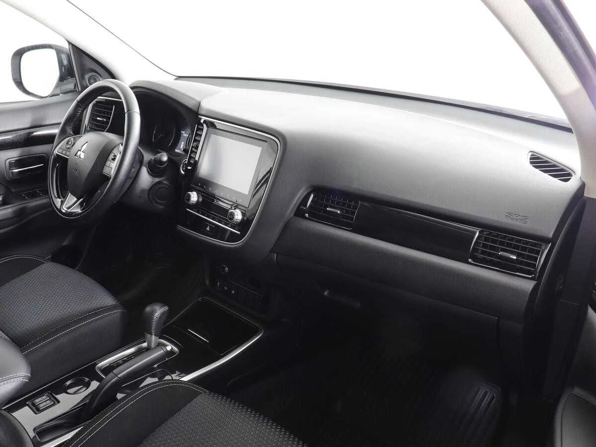 MITSUBISHI OUTLANDER, Белый, 2021, Вариатор, 146 л.с., цена от 1 452 800 руб.