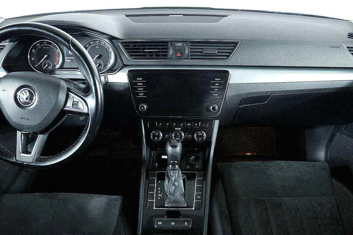 Skoda Superb, Черный, 2017, Робот, 180 л.с., цена от 1 200 000 руб.