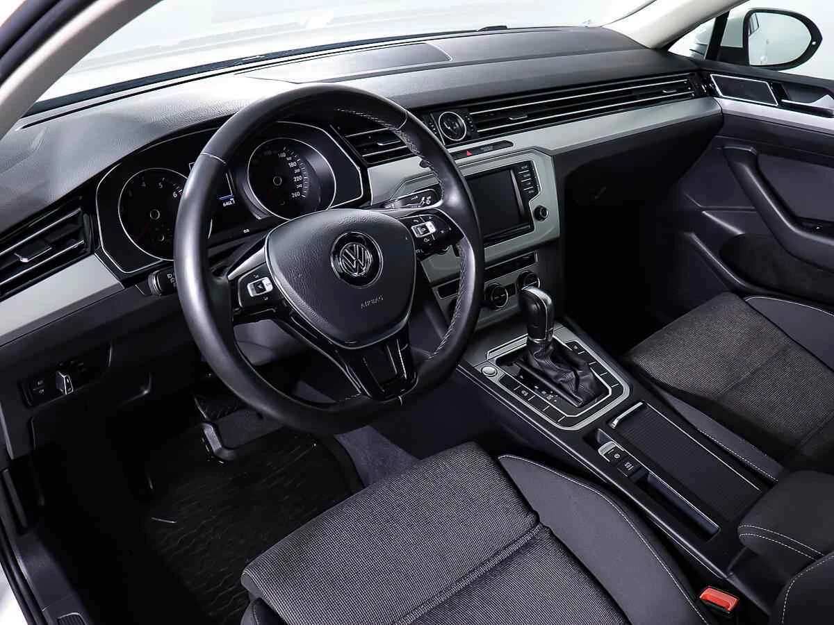 Volkswagen Passat, Белый, 2017, Робот, 150 л.с., цена от 1 210 000 руб.