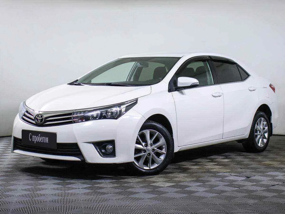 Toyota Corolla, Белый, 2015, Автоматическая, 122 л.с., цена от 967 000 руб.