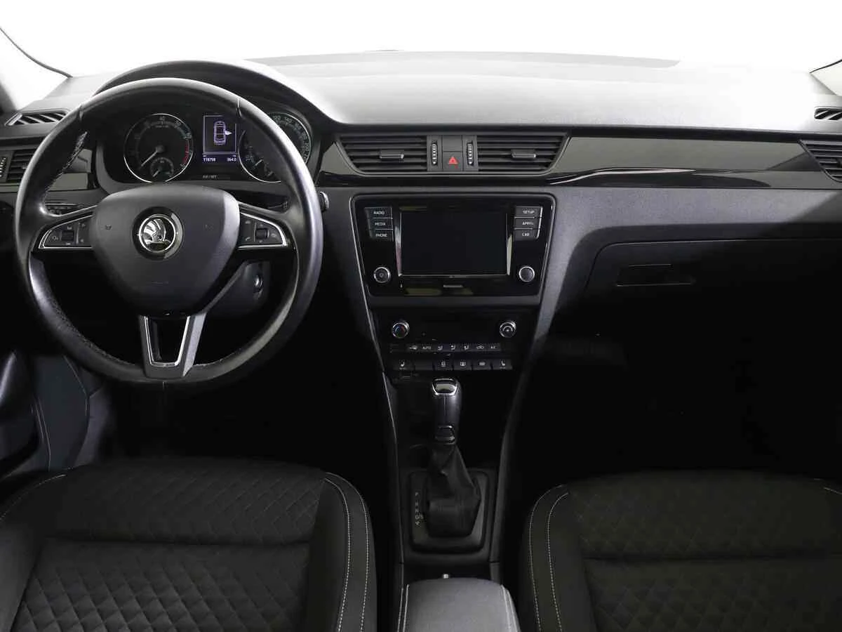 Skoda Rapid, Белый, 2018, Робот, 125 л.с., цена от 600 000 руб.