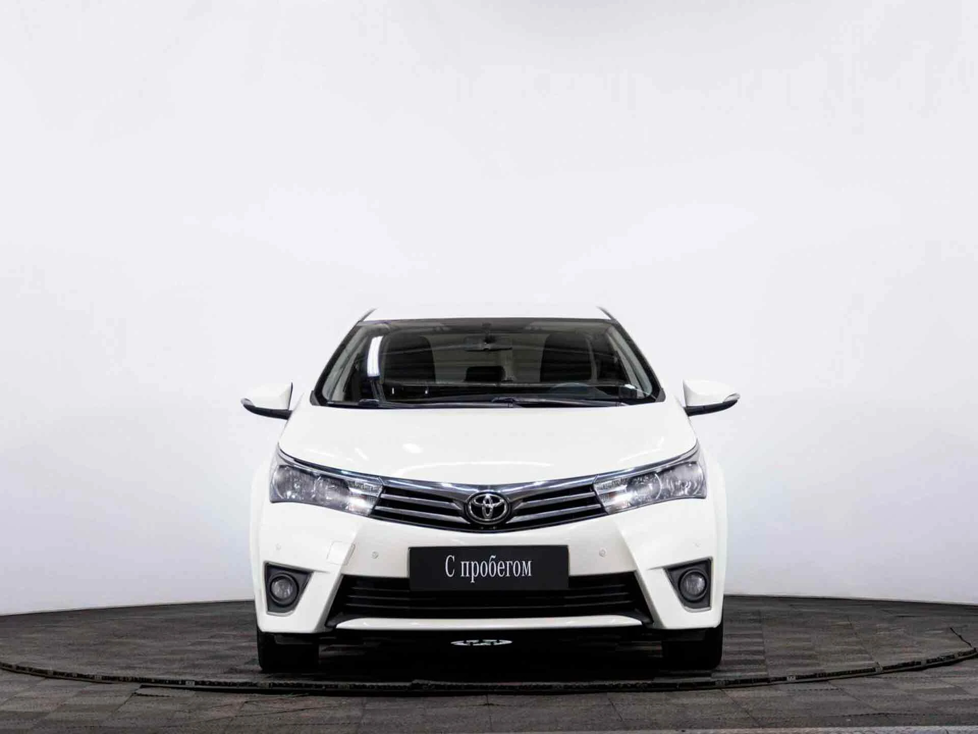 TOYOTA COROLLA, Белый, 2015, Вариатор, 122 л.с., цена от 937 600 руб.